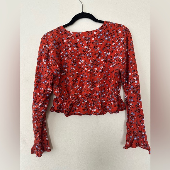 Flower printed blouse size Small. - Picture 3 of 4